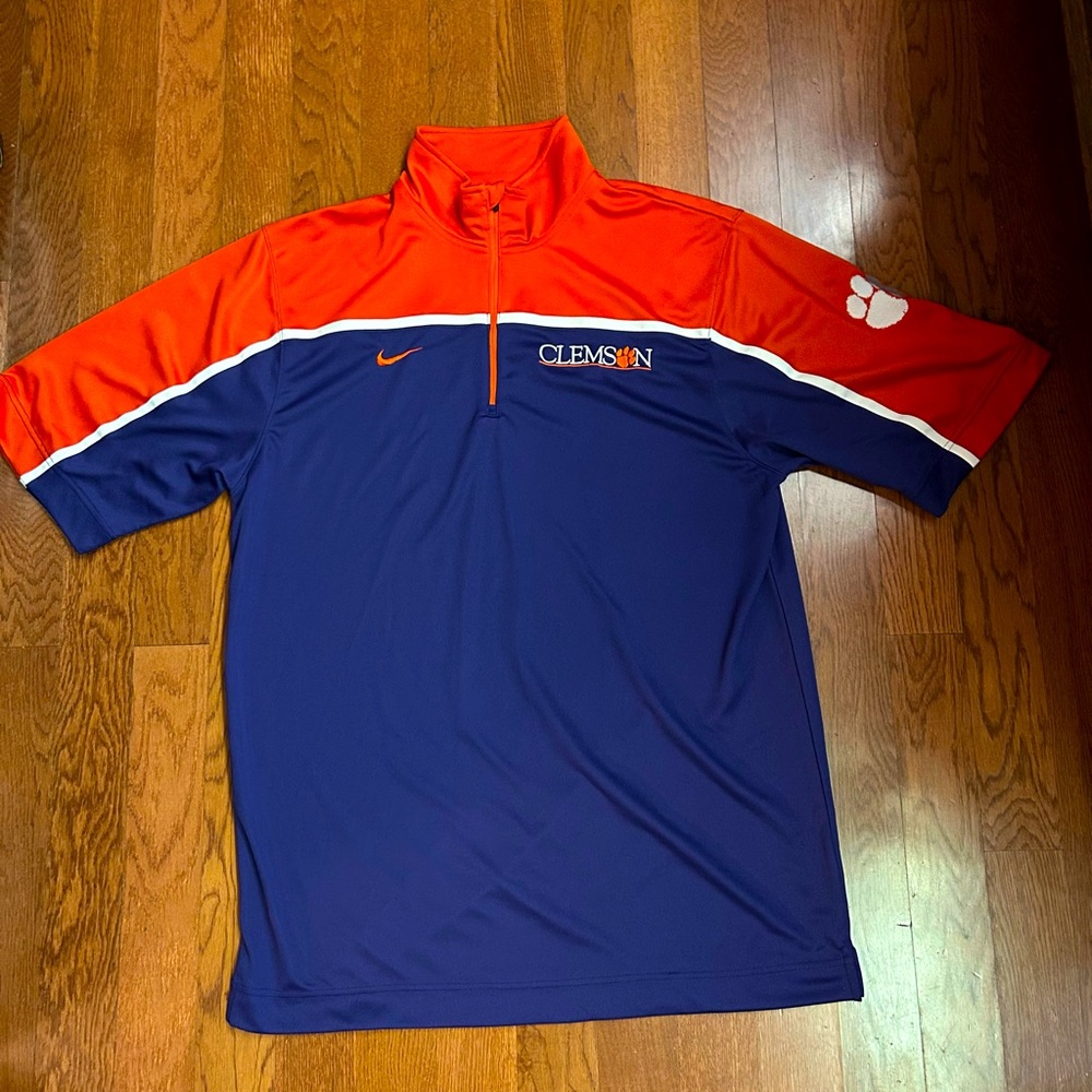 Clemson quarter zip short sleeve shirt. Men’s size Large. Nike brand. EUC